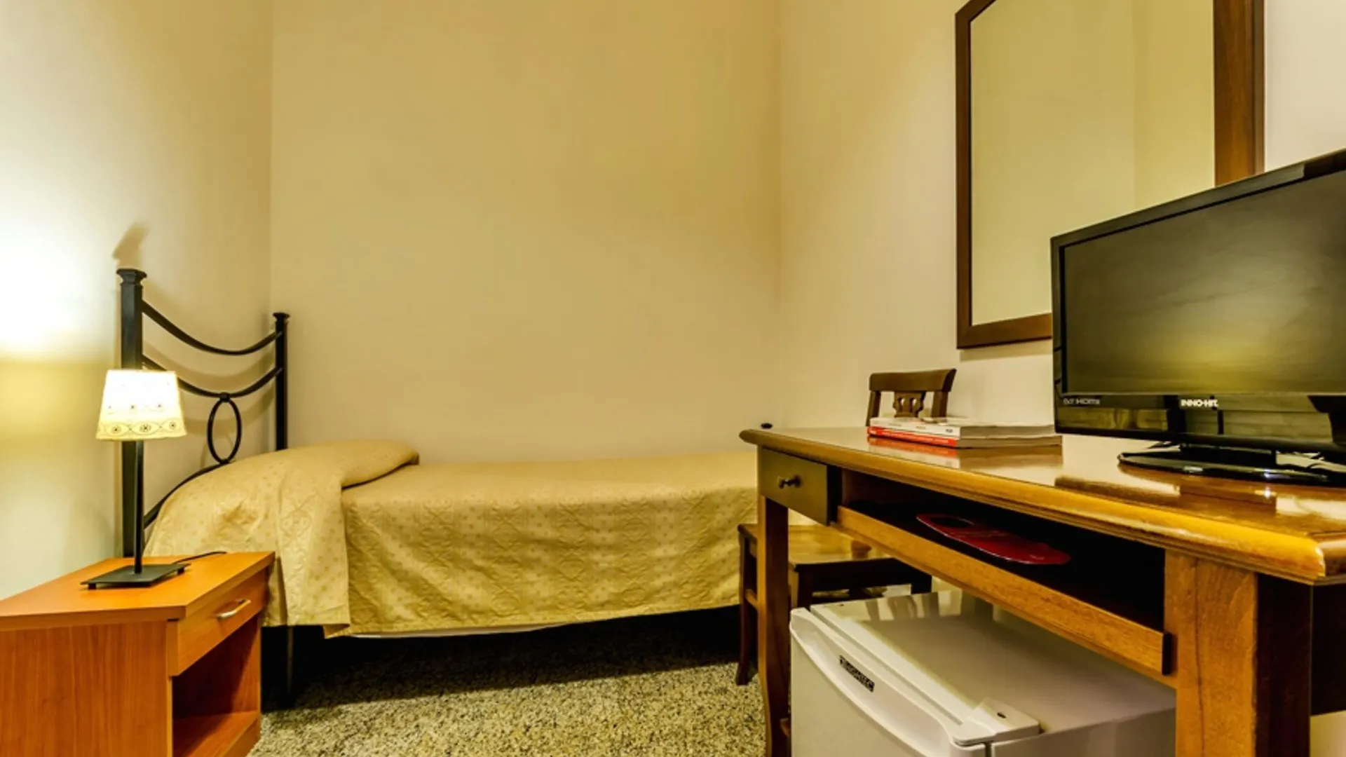 Hotel Antico Acquedotto Rom 3*,